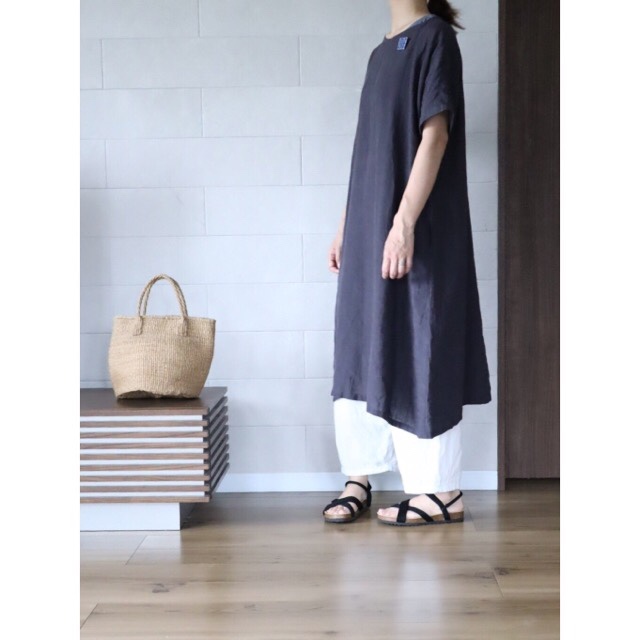 40代 60代のシンプルなリネンワンピースで大人のナチュラル服コーデ Kurasimu 暮らし 服