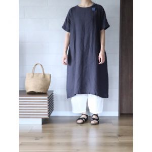 40代 60代のシンプルなリネンワンピースで大人のナチュラル服コーデ Kurasimu 暮らし 服