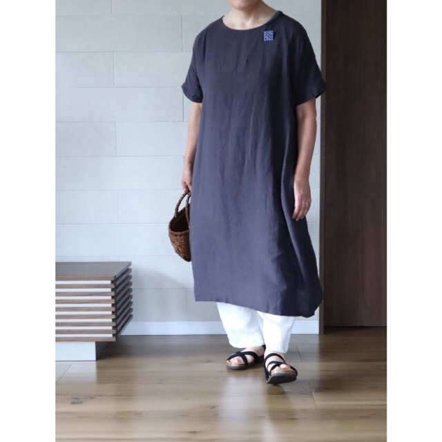 40代 60代のシンプルなリネンワンピースで大人のナチュラル服コーデ Kurasimu 暮らし 服
